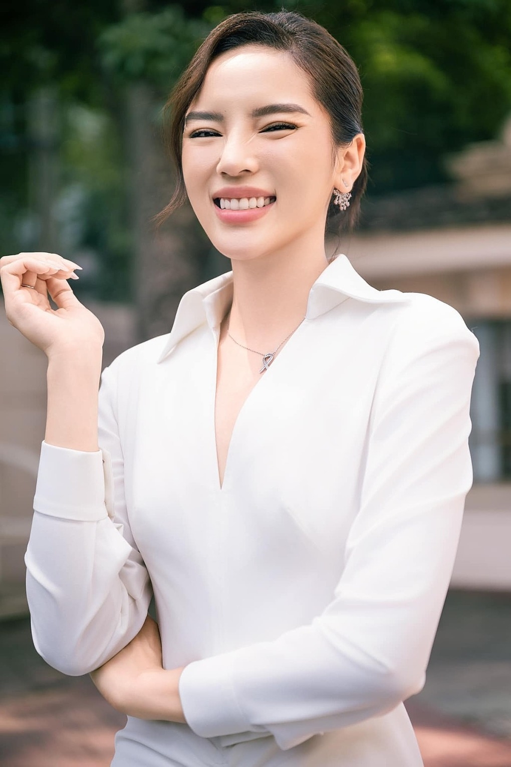 Miss Universe Vietnam 2024 Kỳ Duyên bị nghi thẩm mỹ quá đà khiến biểu cảm bị đơ.
