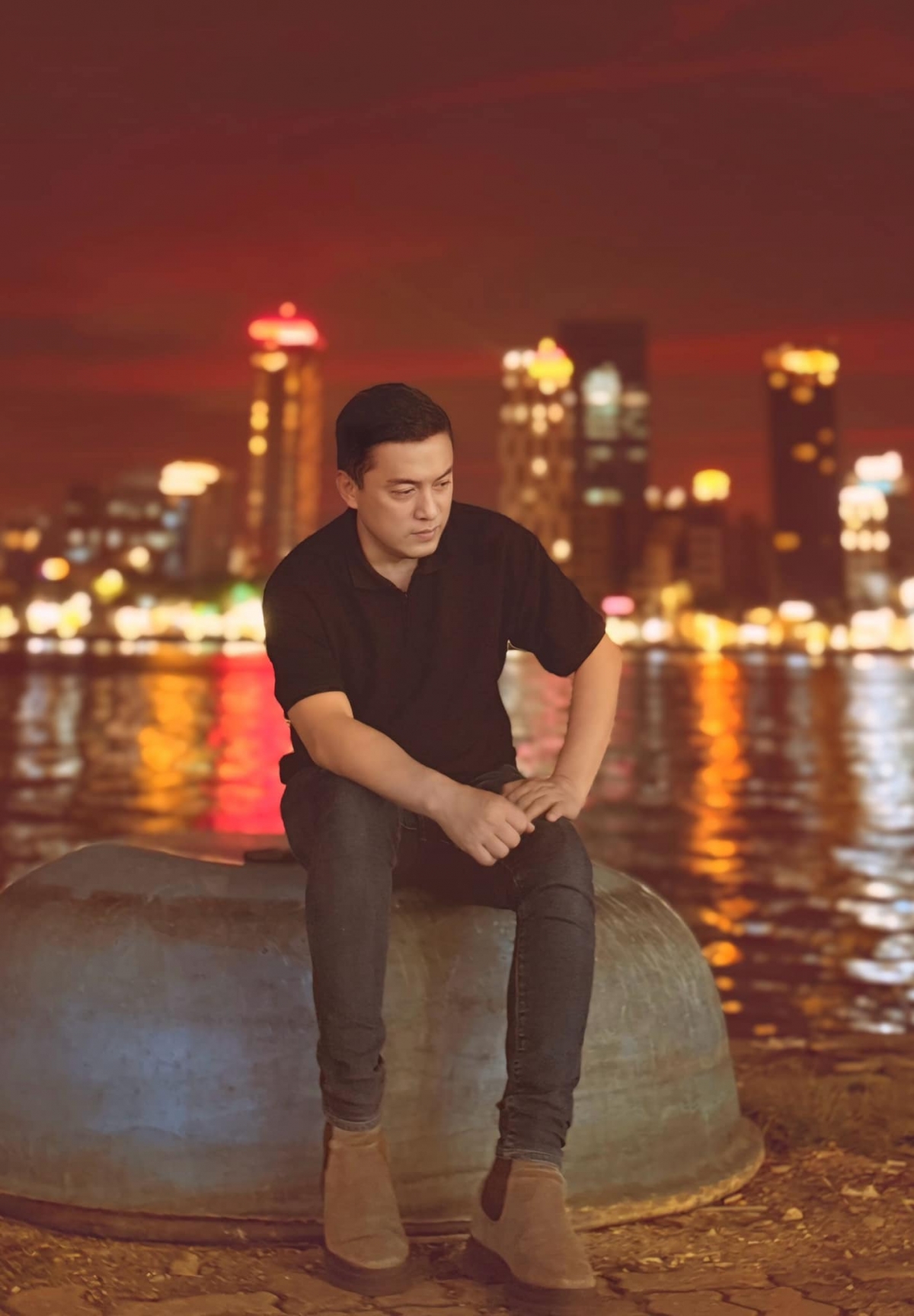 “Bầu trời Đà Nẵng hôm nay so deep”, Đan Trường viết. (Nguồn: FBNV)