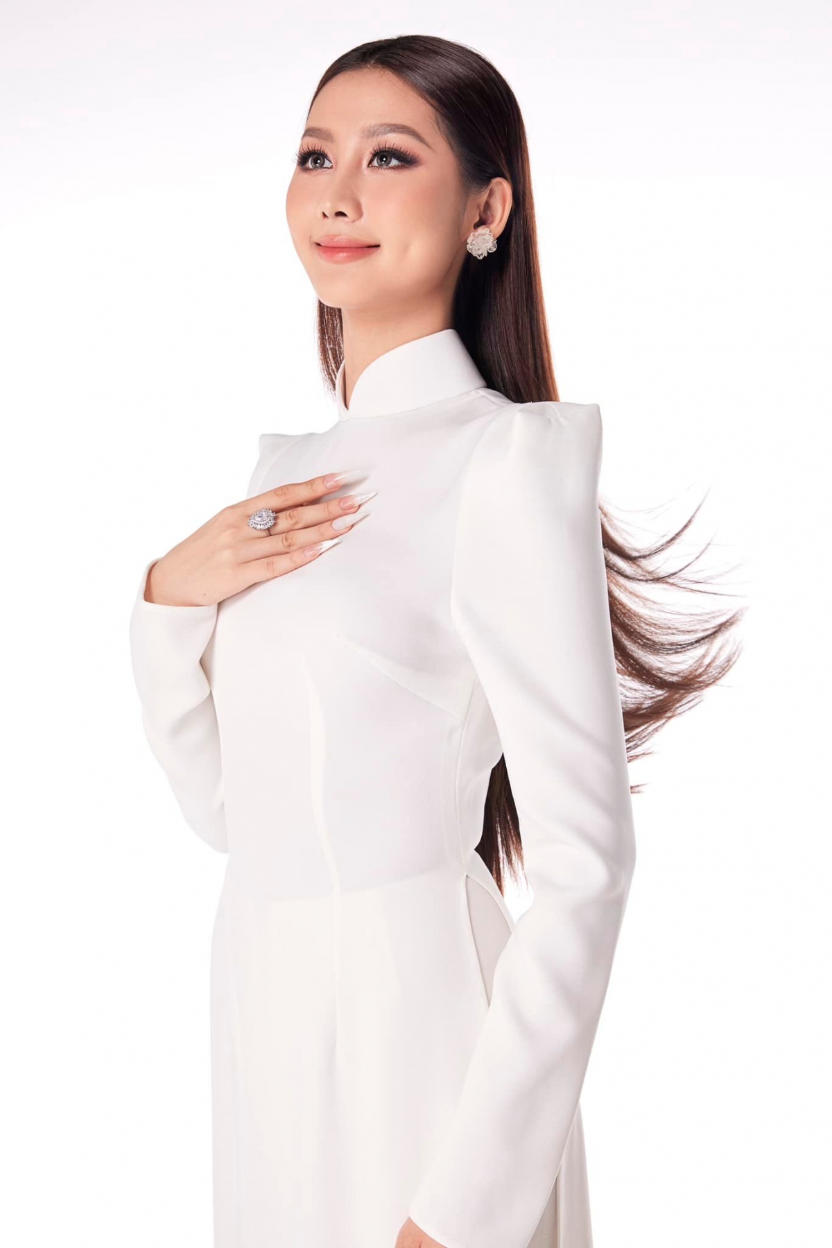 Trước đêm chung kết, trên trang cá nhân, Quế Anh chia sẻ: "Miss Grand International 2024 là một giấc mơ lớn mà Quế Anh may mắn được chạm tay và chinh phục. Quế Anh biết rằng bản thân chưa tốt, vẫn còn rất nhiều thiếu sót. Thời gian tới mong khán giả cho Quế Anh thêm cơ hội trau dồi, hoàn thiện mình để có thể hoàn thành trọn vẹn nhiệm kỳ của một Miss Grand Vietnam. Quế Anh hứa sẽ không ngừng nỗ lực để xứng đáng với sự niềm tin và kỳ vọng của mọi người".