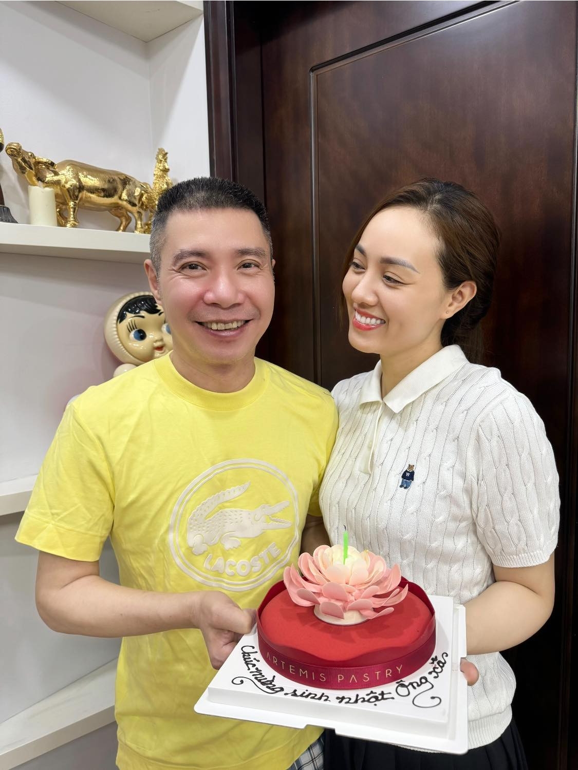NSND Công Lý đón tuổi mới bên vợ kém tuổi Ngọc Hà.