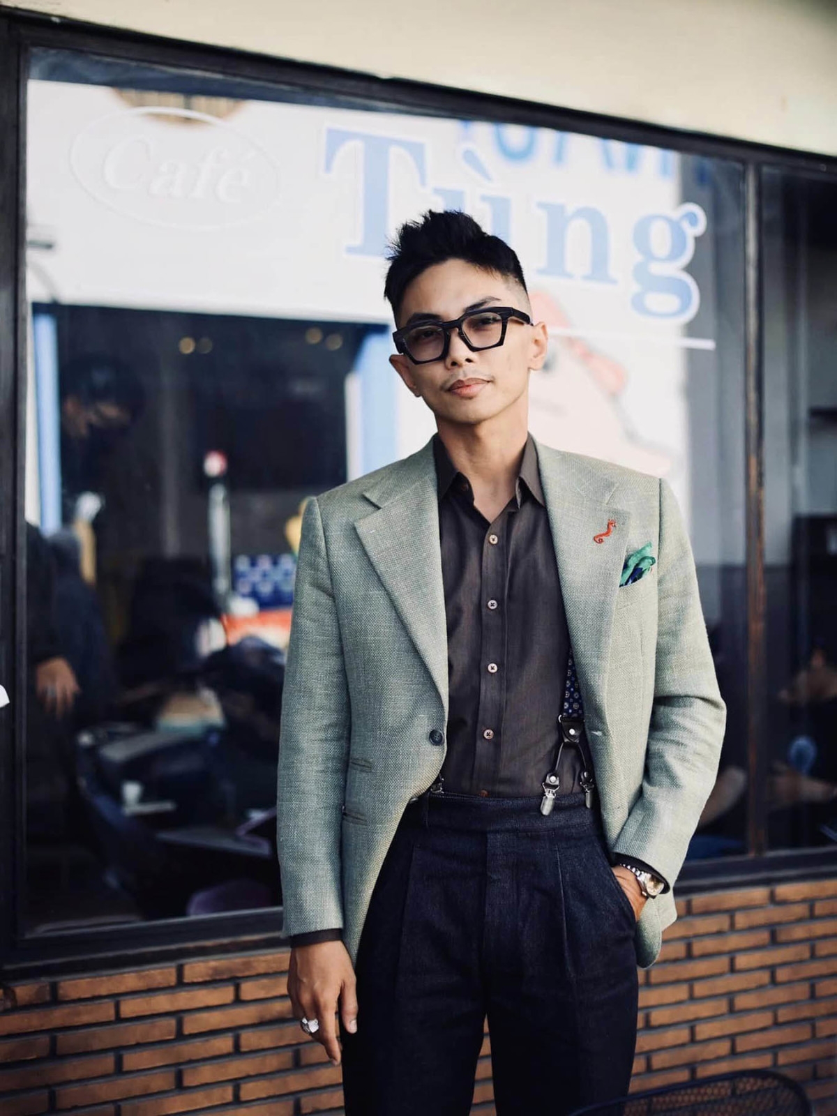 "Đừng buồn vì nghĩ mình xấu, hãy tin bạn có một vẻ đẹp tiềm ẩn mà càng tìm nó càng ẩn", Phan Hiển hài hước đăng ảnh trên trang cá nhân. (Nguồn: FBNV)