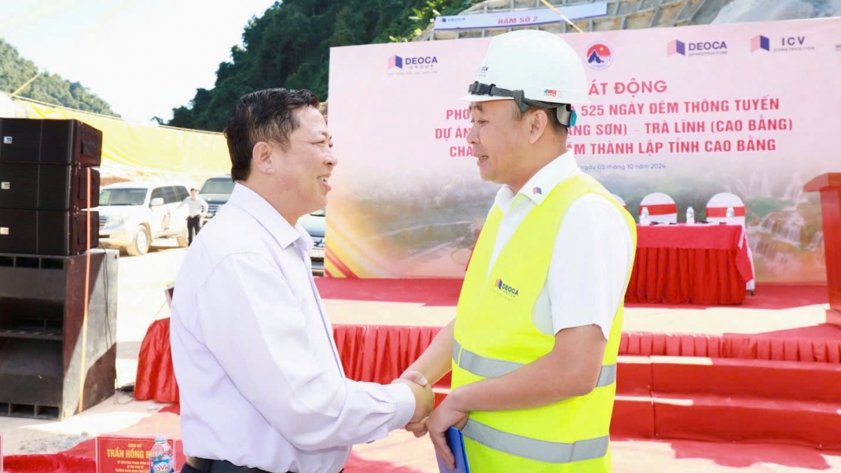 Bí thư Tỉnh ủy Cao Bằng Trần Hồng Minh biểu dương nỗ lực của nhà thầu thi công dự án cao tốc Đồng Đăng – Trà Lĩnh.