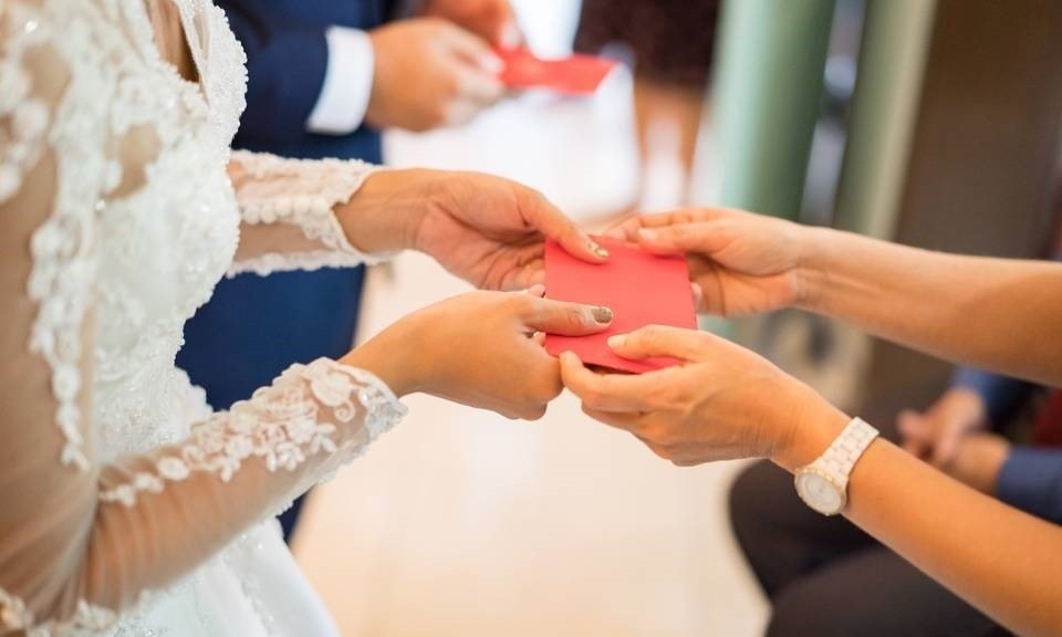 Vì chuyện mừng cưới mà tình cảm bạn bè bao năm bị sứt mẻ (ảnh minh họa, nguồn: KT)