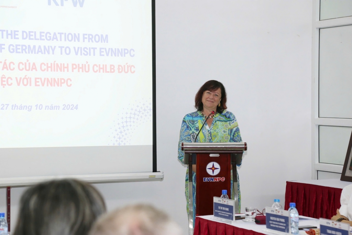 Bà Bärbel Kofler - Quốc vụ khanh Bộ Hợp tác và Phát triển kinh tế Cộng hòa Liên bang Đức phát biểu tại buổi làm việc.