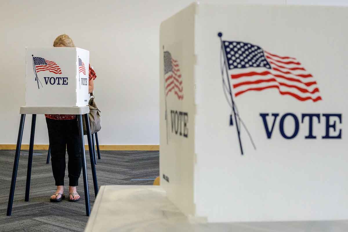 Một điểm bỏ phiếu tại Mỹ, năm 2022. Ảnh: Getty