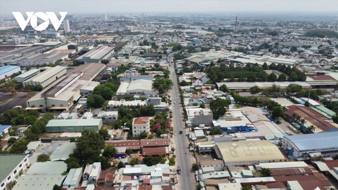 Bình Dương có nhiều doanh nghiệp nằm xen kẽ trong khu dân cư 