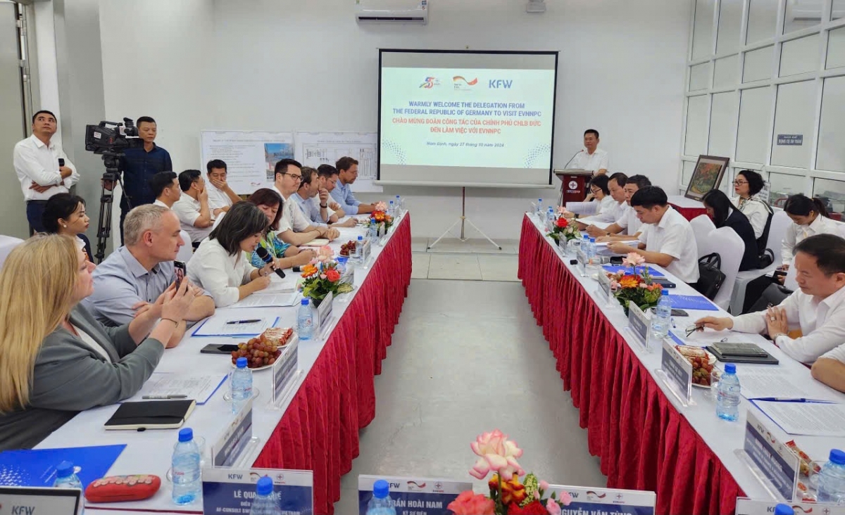 Toàn cảnh buổi làm việc giữa đoàn công tác cấp cao của Chính phủ CHLB Đức với EVNNPC. 