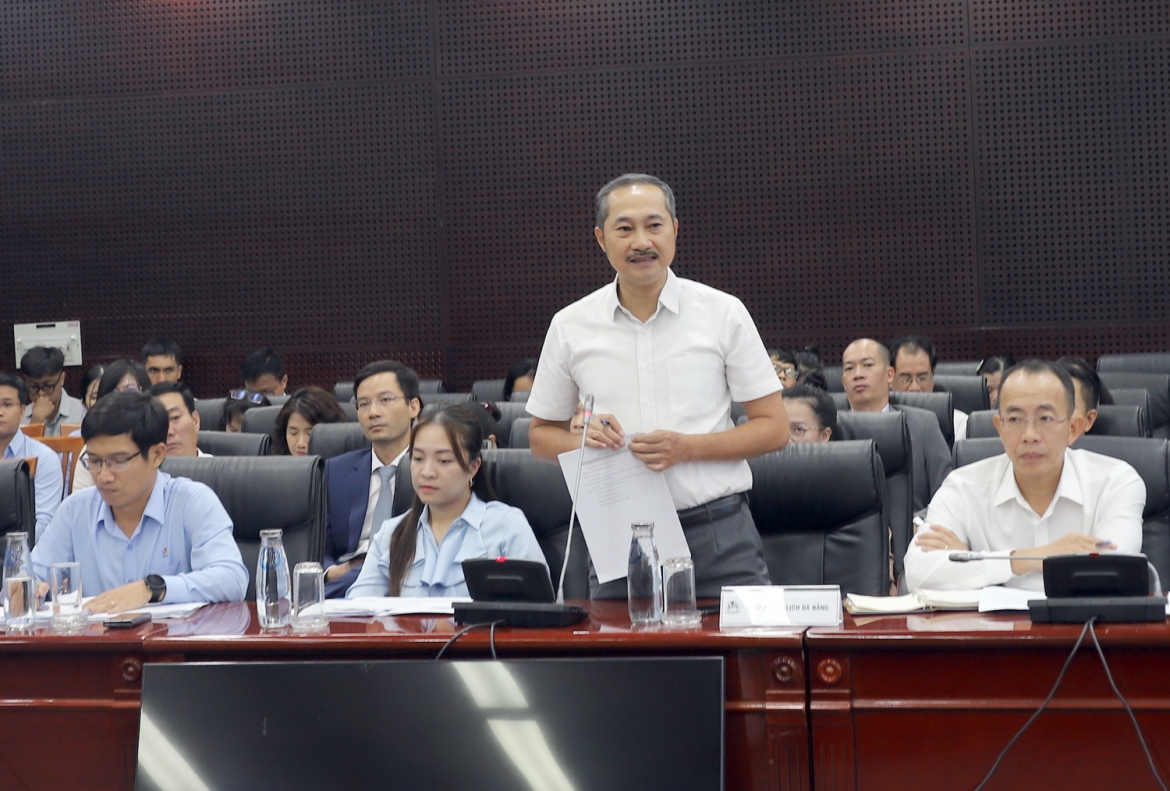 Ông Cao Trí Dũng, Chủ tịch Hiệp hội Du lịch thành phố Đà Nẵng phát biểu tại hội nghị
