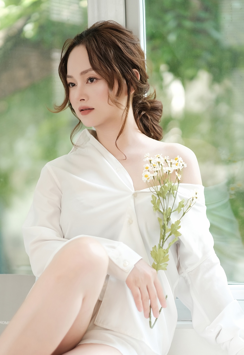 Lan Phương cho biết cô cảm thấy bản thân gợi cảm nhất khi nuôi con bằng sữa mẹ vì vòng một trở nên quyến rũ hơn rất nhiều so với bình thường. Đó cũng là lý do cô chăm chỉ thực hiện các bộ ảnh mới, ghi lại những khoảnh khắc đáng nhớ sau sinh.