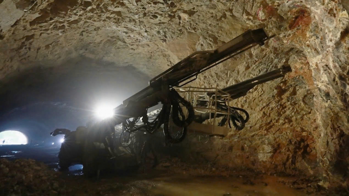 Khoan hầm xuyên núi trên tuyến cao tốc Đồng Đăng – Trà Lĩnh