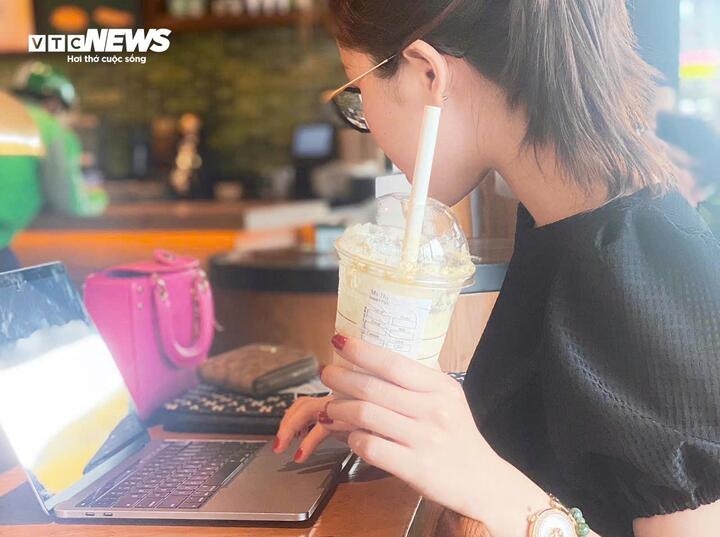 Nhiều GenZ cho rằng ngồi cà phê sang giúp công việc dễ sáng tạo hơn