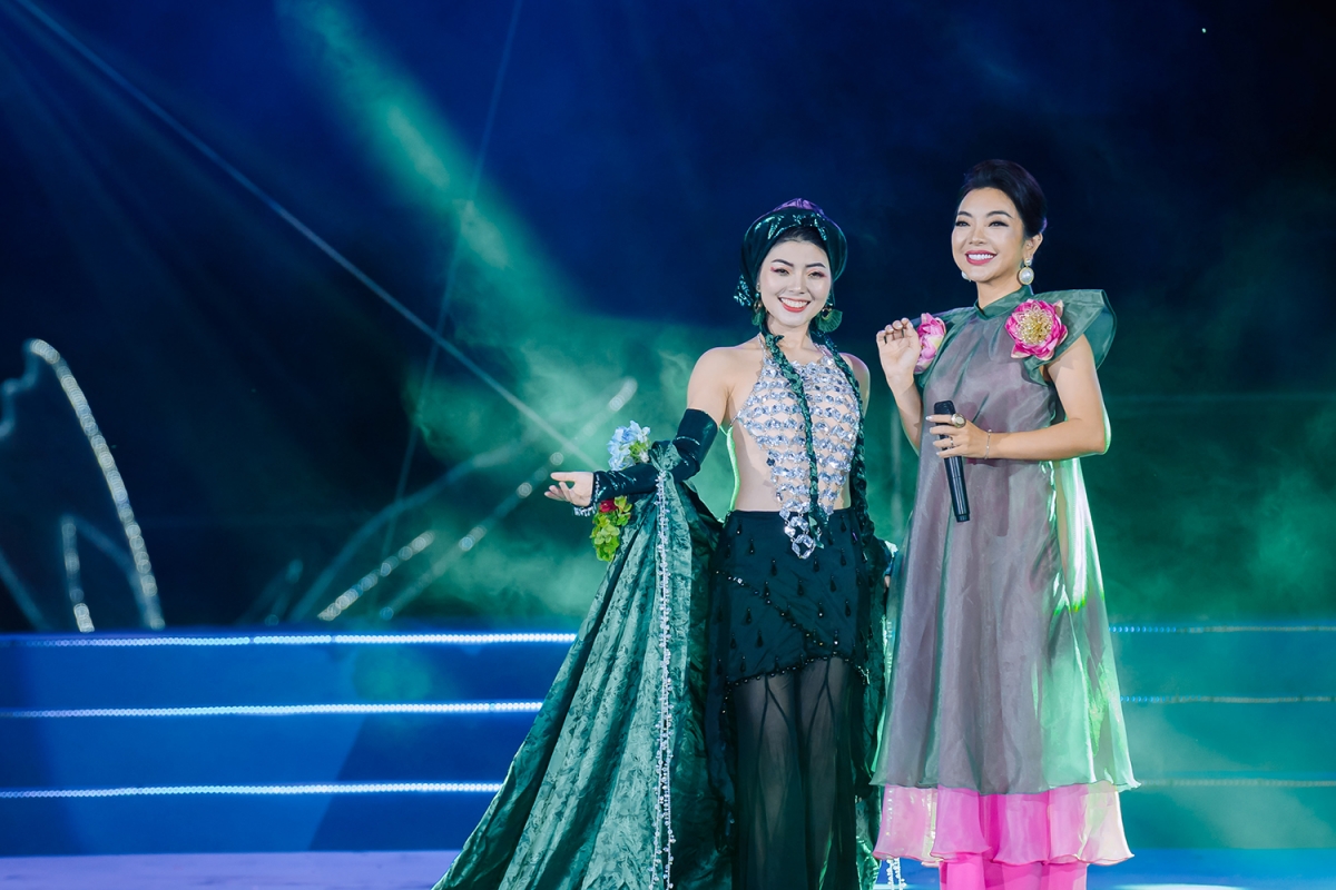 Gemma Nguyễn song ca cùng NSƯT Phương Anh.