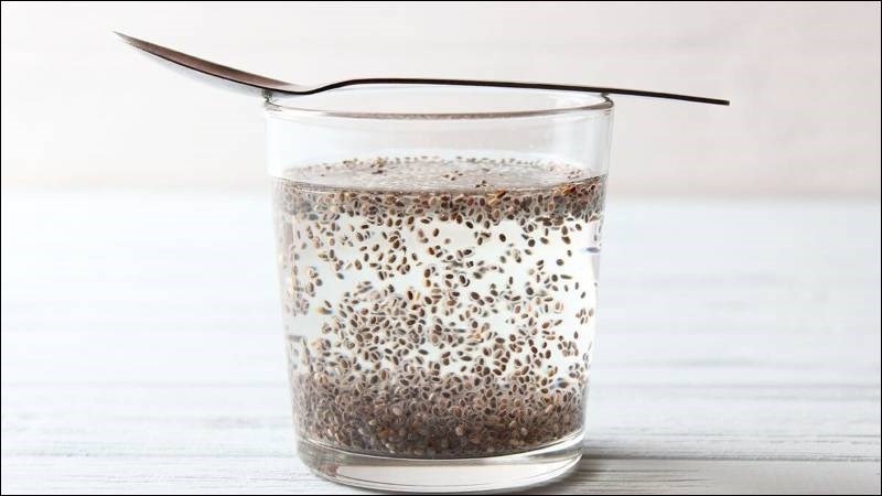 Hạt chia kết hợp với nước nghệ rất tốt cho sức khỏe