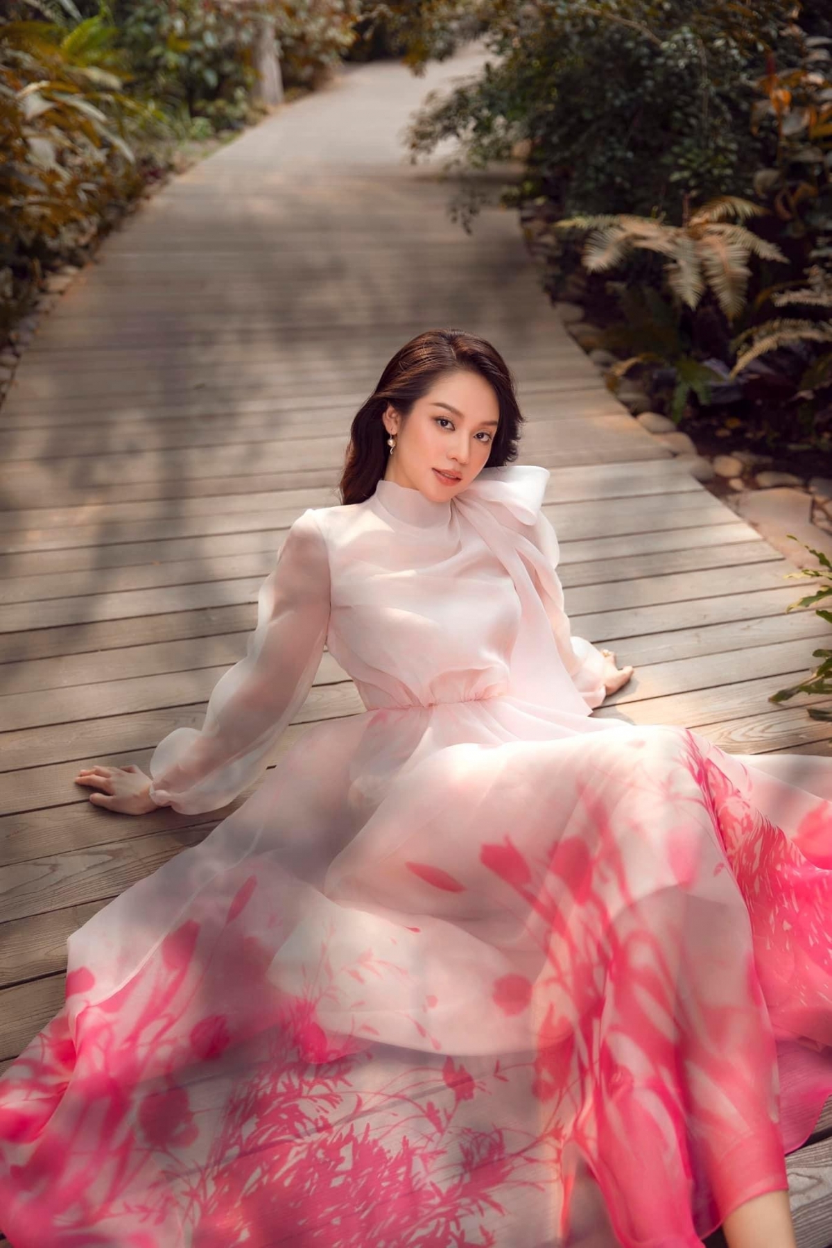 Là Hoa hậu Việt Nam đầu tiên tham dự Miss International, Thanh Thủy đang nhận được sự quan tâm đặc biệt từ công chúng và truyền thông trong nước cũng như quốc tế.