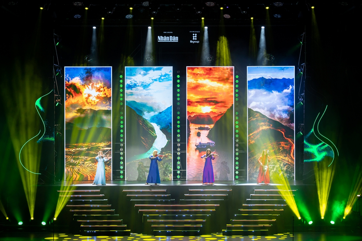 Sau Kenny G, show diễn thứ 2 của chuỗi sự kiện "Good Morning Việt Nam" do Báo Nhân dân và IB Group Vietnam tổ chức tiếp tục đón lượng khán giả đông kỷ lục thuộc nhiều thế hệ đến với sân khấu concert lớn nhất thế giới của tứ tấu dây đến từ nước Anh nổi tiếng toàn cầu hơn 2 thập kỷ qua. 