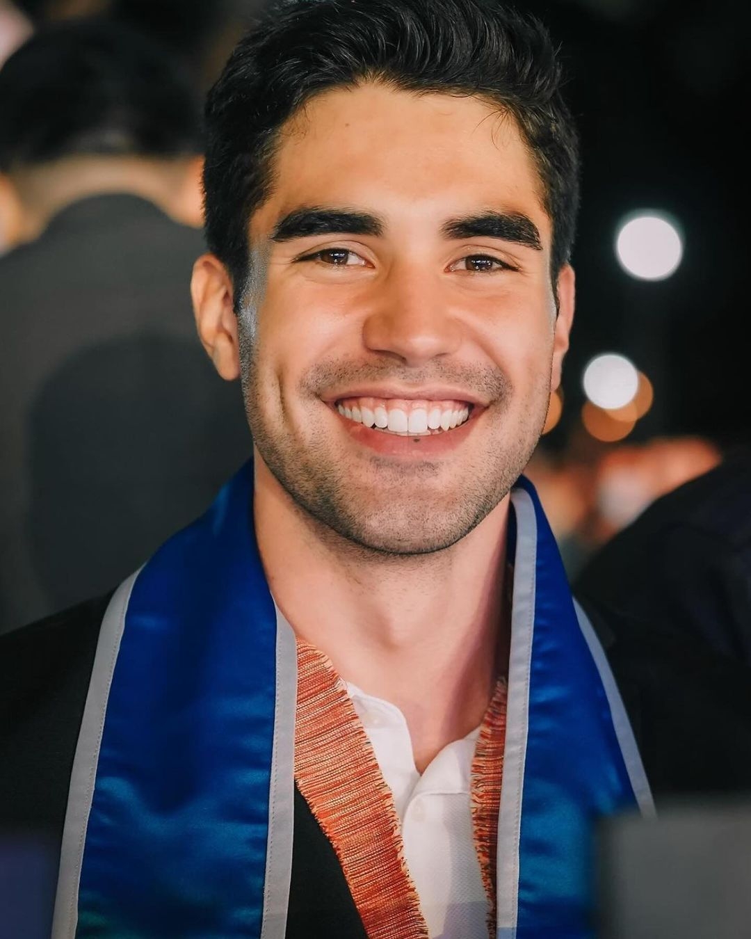 Mr World Philippines cao 1,9m: Kirk Bondad (27 tuổi) chiến thắng Mr World Philippines năm 2022. Người mẫu Philippines gốc Đức và hiện là Huấn luyện viên thể hình đến từ thành phố Baguio. Mr World Philippines cũng là người chiến thắng ở hạng mục nam của Century Tuna Superbods 2022.