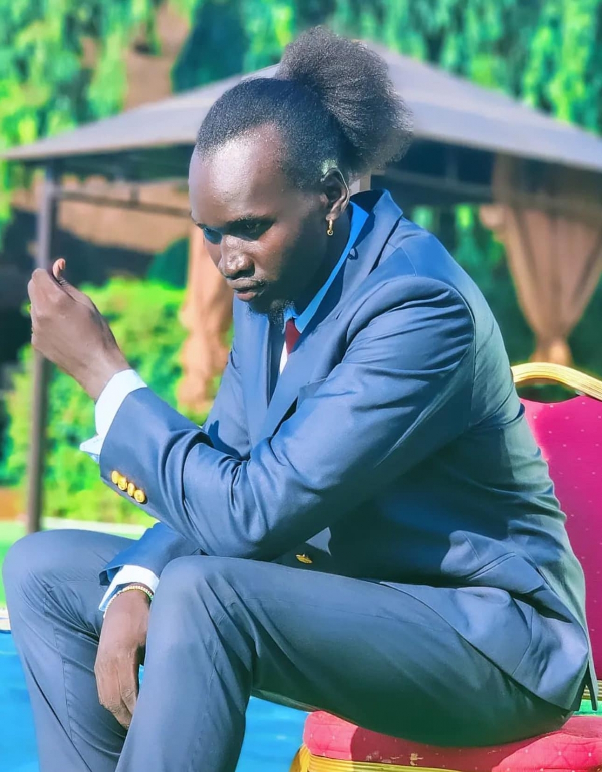 Mr World South Sudan cao 1,92m: Người mẫu thời trang Amac Ricky là Nam vương Nam Sudan 2024. Amac tin rằng đây không chỉ là một danh hiệu mà còn là cơ hội để thể hiện vẻ đẹp, sức mạnh và những câu chuyện chưa kể của đất nước mình trên trường thế giới.