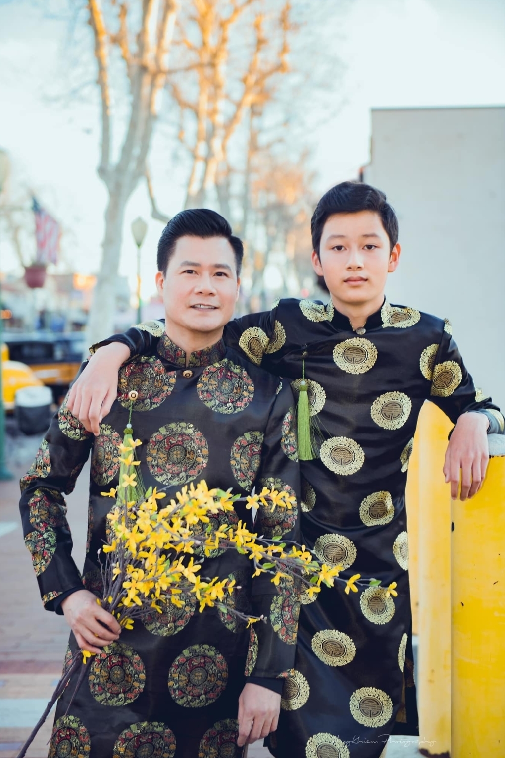 Sống chung với chứng mất ngủ, bệnh hở van tim và bệnh gout, ca sĩ Quang Dũng cố gắng chăm sóc sức khỏe để duy trì việc sang Mỹ thăm con trai và cống hiến cho khán giả.