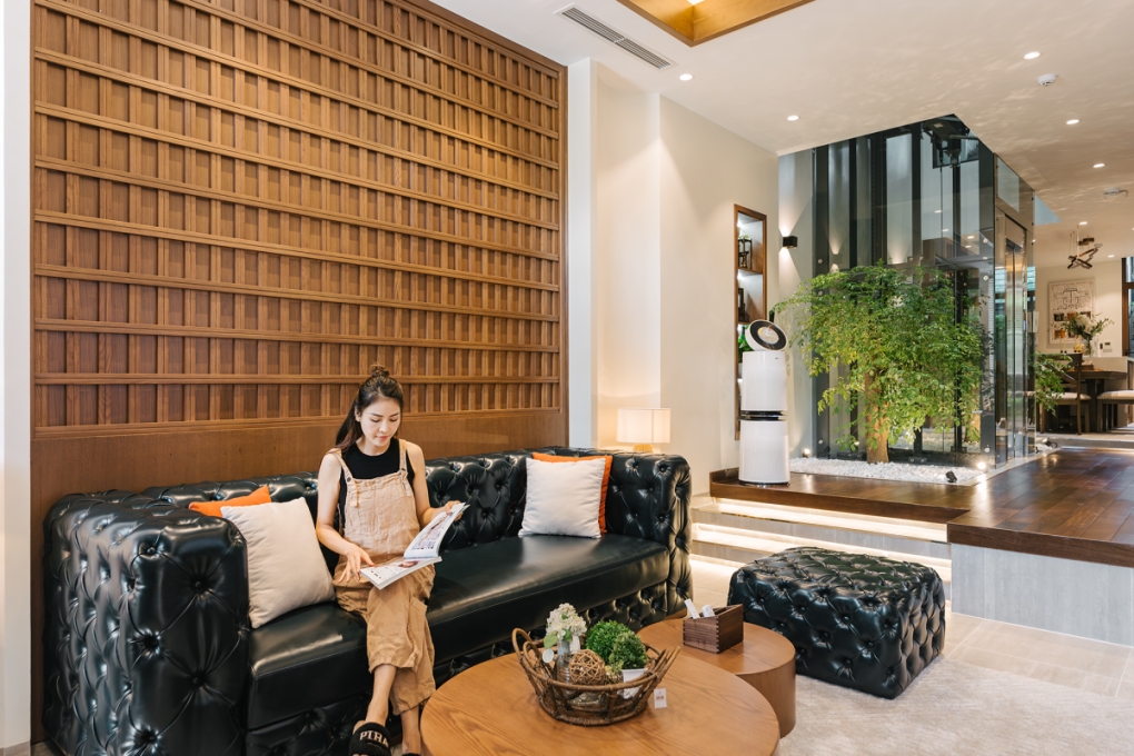 Ca sĩ Quế Vân cho biết khi cô quyết định rao bán căn nhà bốn tầng ở Bắc Giang để có vốn làm ăn, nuôi con sau khi bị hủy hợp đồng vì ồn ào 'làm màu từ thiện ở Phúc Tân'.
