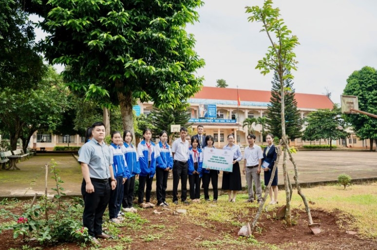 Trồng cây là hoạt động cấp thiết trong bối cảnh diện tích rừng giảm như hiện nay