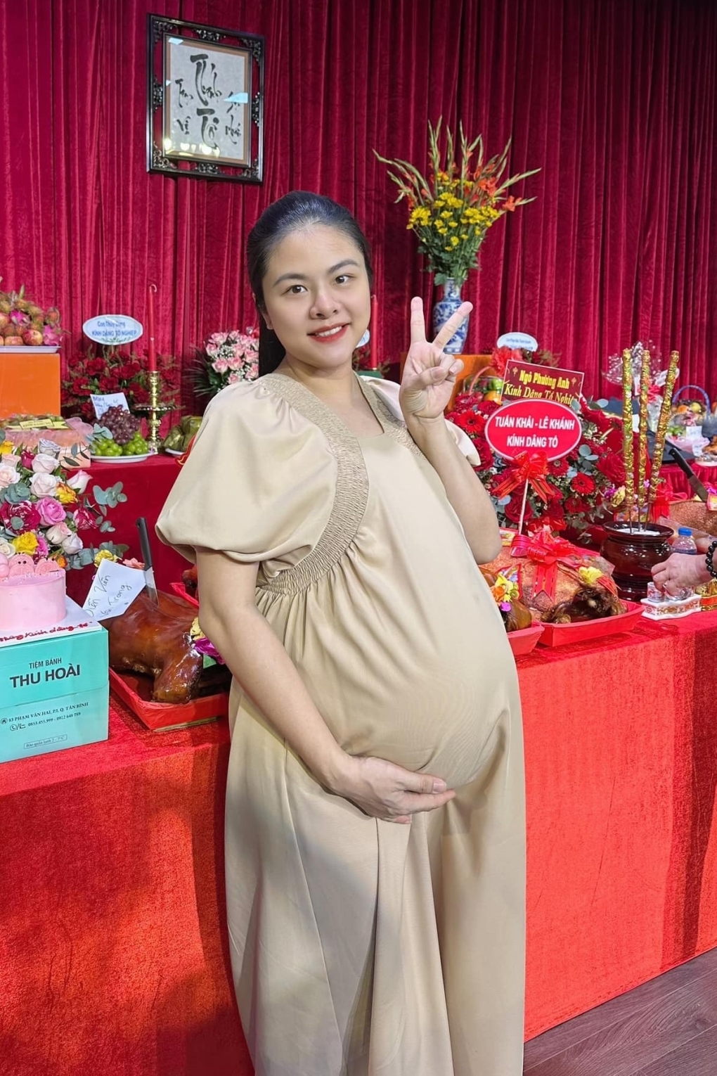 Diễn viên Vân Trang nhập viện lúc 4h, sinh mổ con trai 3,6 kg trong buổi sáng cùng ngày 11/10, sớm khoảng một tuần so với ngày dự sinh.
