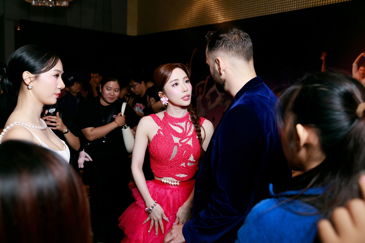 Quỳnh Nga bày tỏ, cô cũng rất hạnh phúc khi được mời tham gia các gameshow phù hợp với năng lực, sở trường của mình và nỗ lực để làm tốt nhất ở mỗi chương trình. Việc tham gia gameshow giúp Quỳnh Nga đến gần với khán giả và chinh phục khán giả.