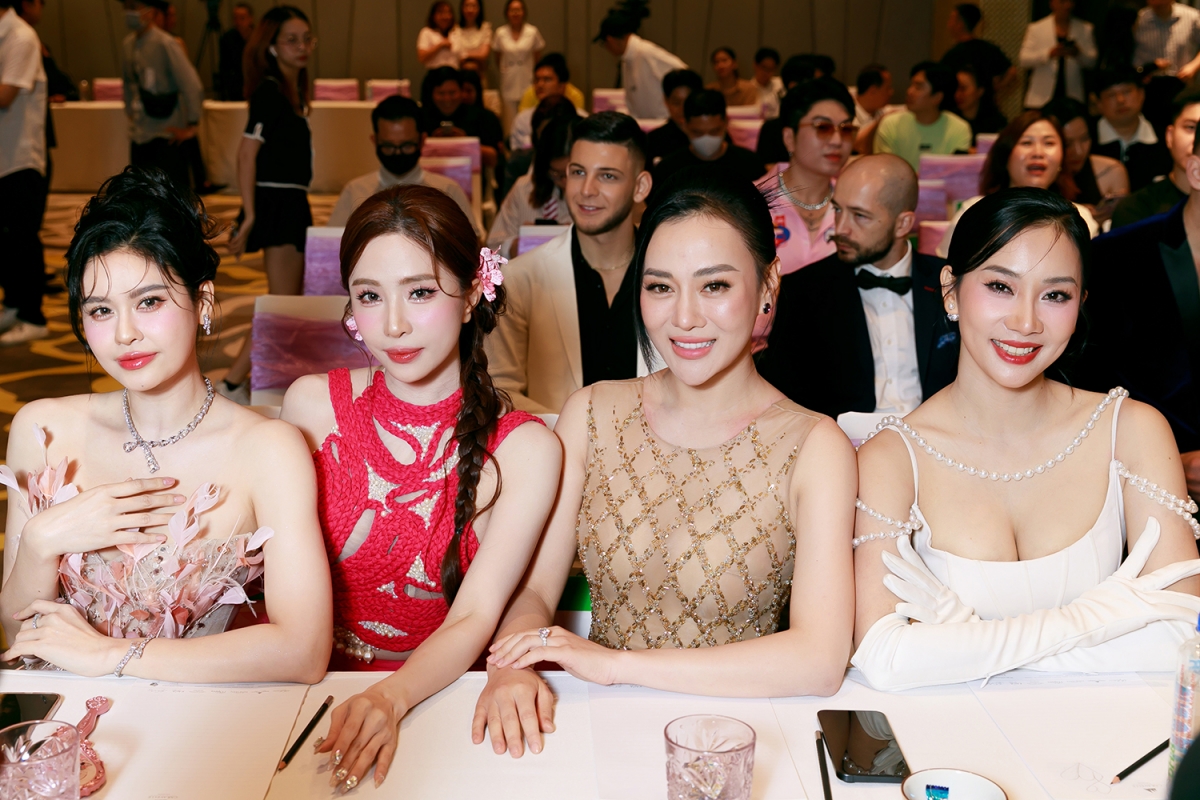 Quỳnh Nga và "mẹ bỉm" Phương Oanh tham gia Bước nhảy hoàn vũ năm nay