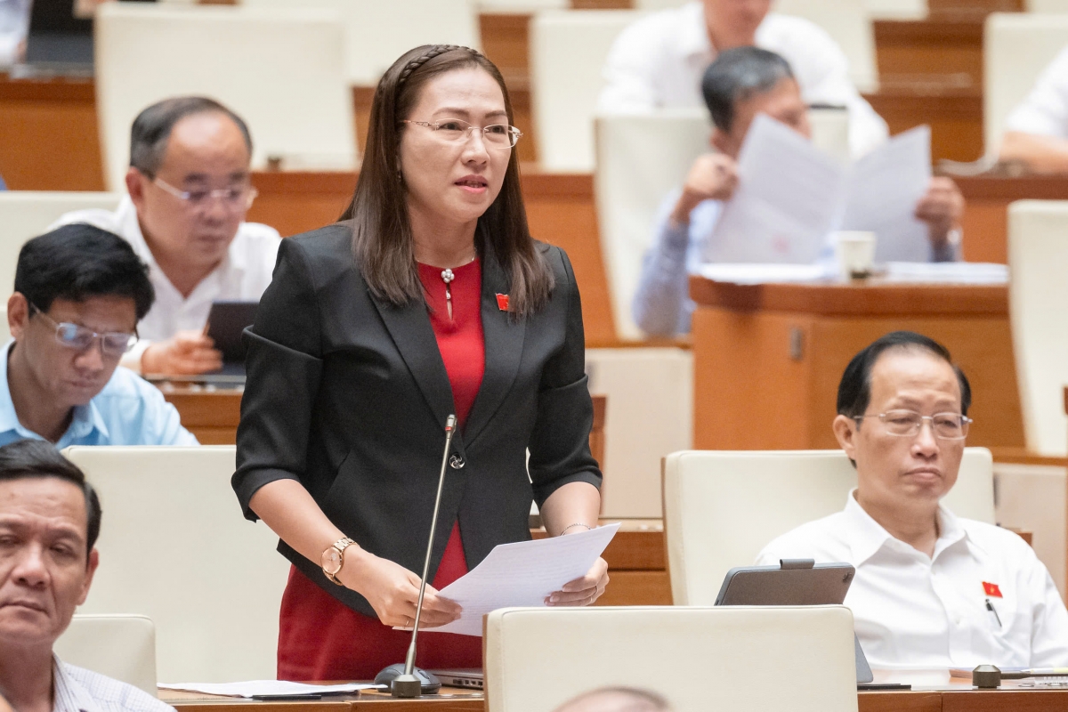 Đại biểu Nguyễn Thị Yến Nhi, đoàn Bến Tre (Ảnh: Quốc hội)