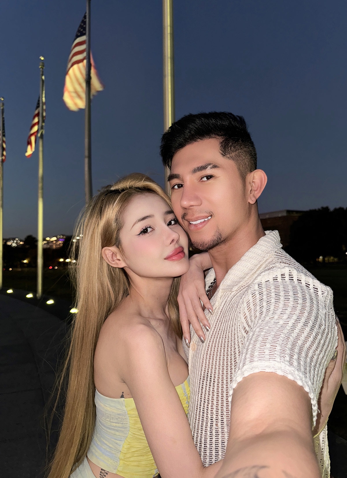 Sang xứ cờ hoa lưu diễn, Lương Bằng Quang cùng vợ kém 16 tuổi Ngân 98 quấn quýt 'như sam', đưa nhau đi khắp nơi thăm thú cảnh đẹp, chụp ảnh kỷ niệm.