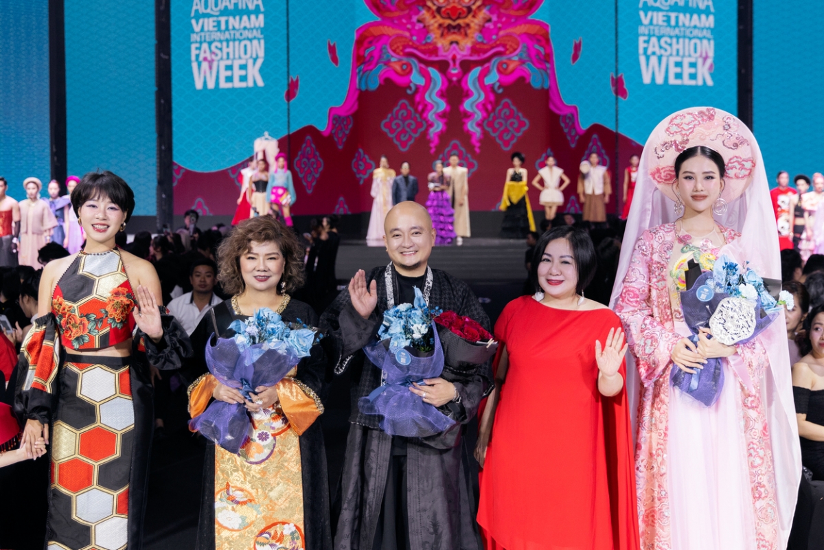 NTK Cao Minh Tiến ra mắt BST mang tên “Đủng đỉnh”