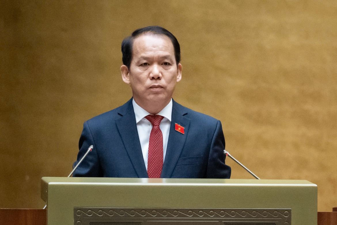 Chủ nhiệm Ủy ban Pháp luật Hoàng Thanh Tùng trình bày Báo cáo giải trình, tiếp thu, chỉnh lý dự thảo Luật Công chứng (sửa đổi)