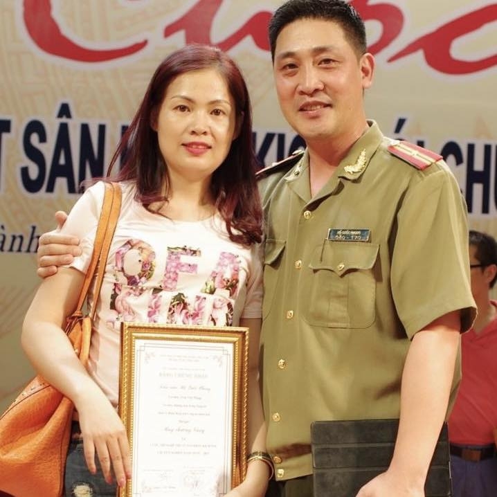 NSƯT Hồ Phong và vợ