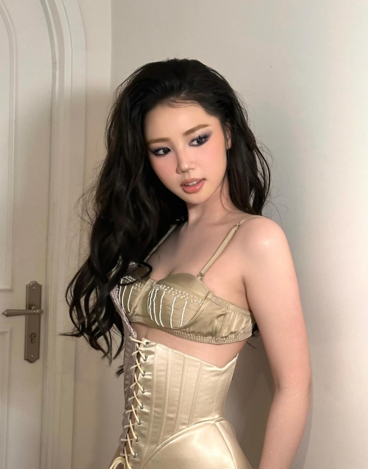 AMEE và phong cách táo bạo trong loạt ảnh mới