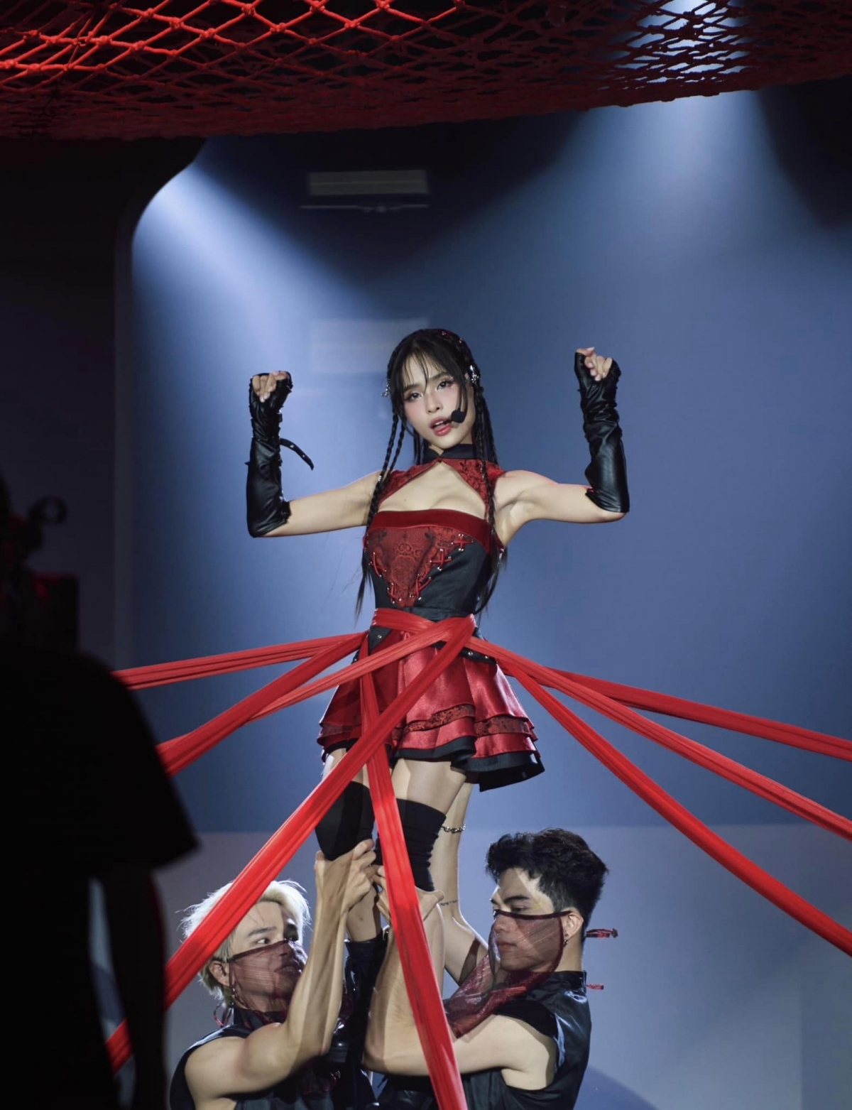 Kiều Anh trong tiết mục "Một cú lừa"