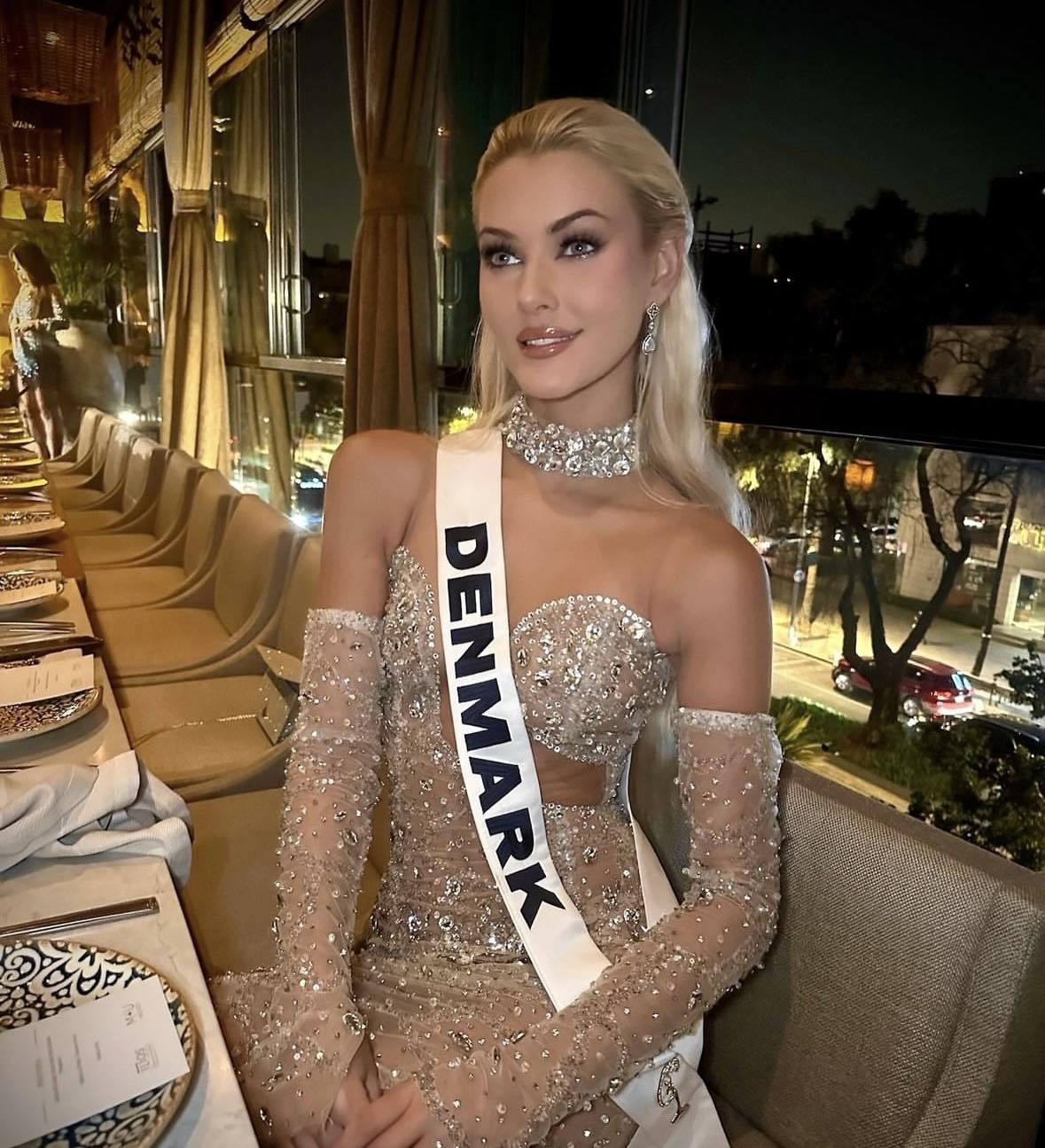 Victoria Kjær Theilvig từng lọt top 20 Miss Grand International 2022. Sau cuộc thi, cô nỗ lực trau dồi mọi kỹ năng và trở lại Miss Universe 2024 với phong cách và diện mạo hoàn thiện hơn. Ước mơ của cô là trở thành luật sư trong tương lai. Cô cũng là người rất tích cực trong các hoạt động vì cộng đồng.
