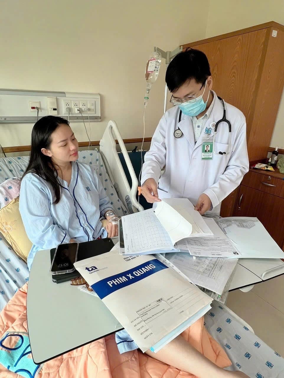 Người mẫu Phan Như Thảo cho biết cô bị sỏi mật, phải phẫu thuật sau gần một năm ăn kiêng khắc nghiệt để giảm cân.