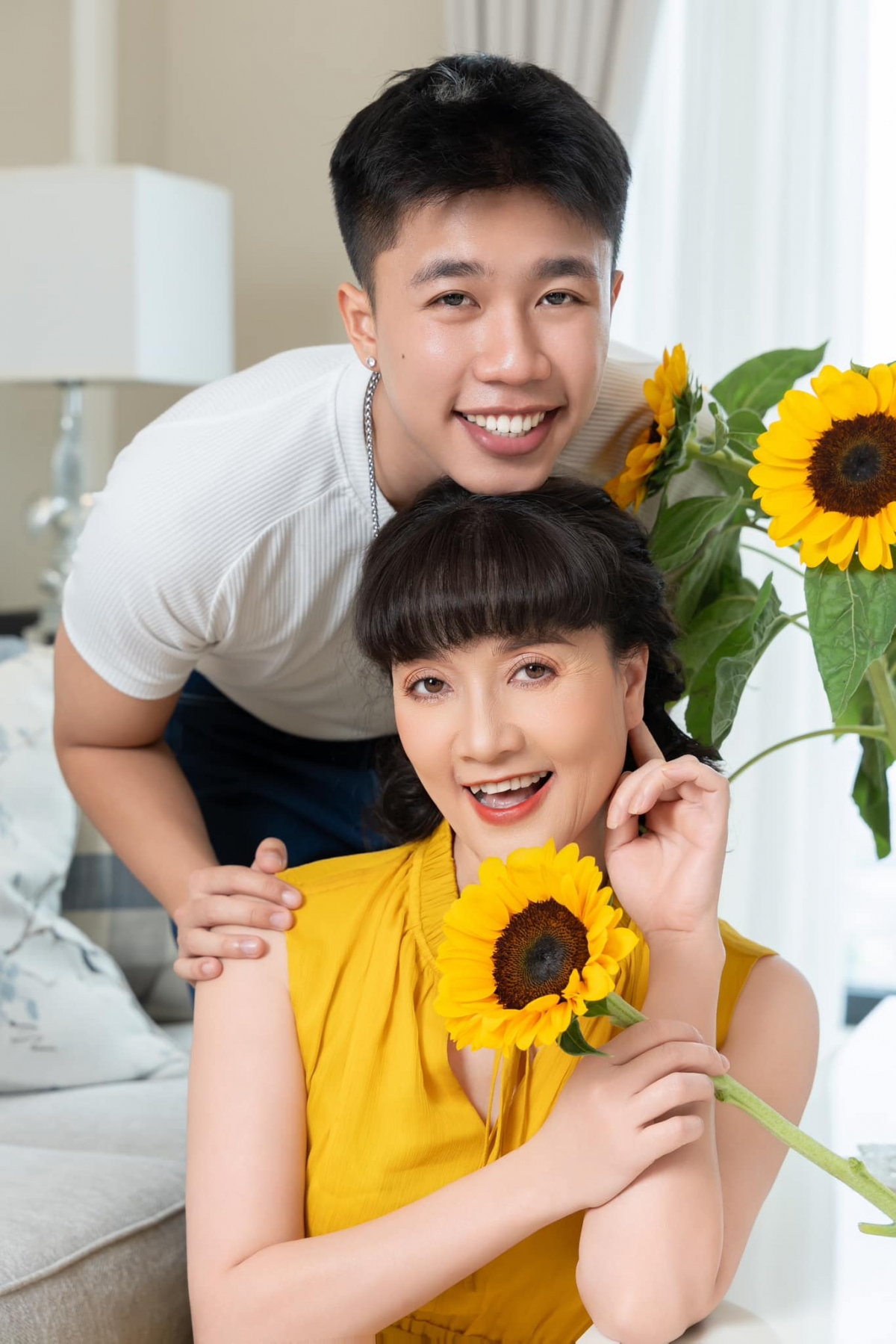 Nghệ sĩ Vân Dung đăng ảnh chúc mừng sinh nhật con trai Long Vũ, gọi con trai là "em bé của mẹ". (Nguồn: FBNV)