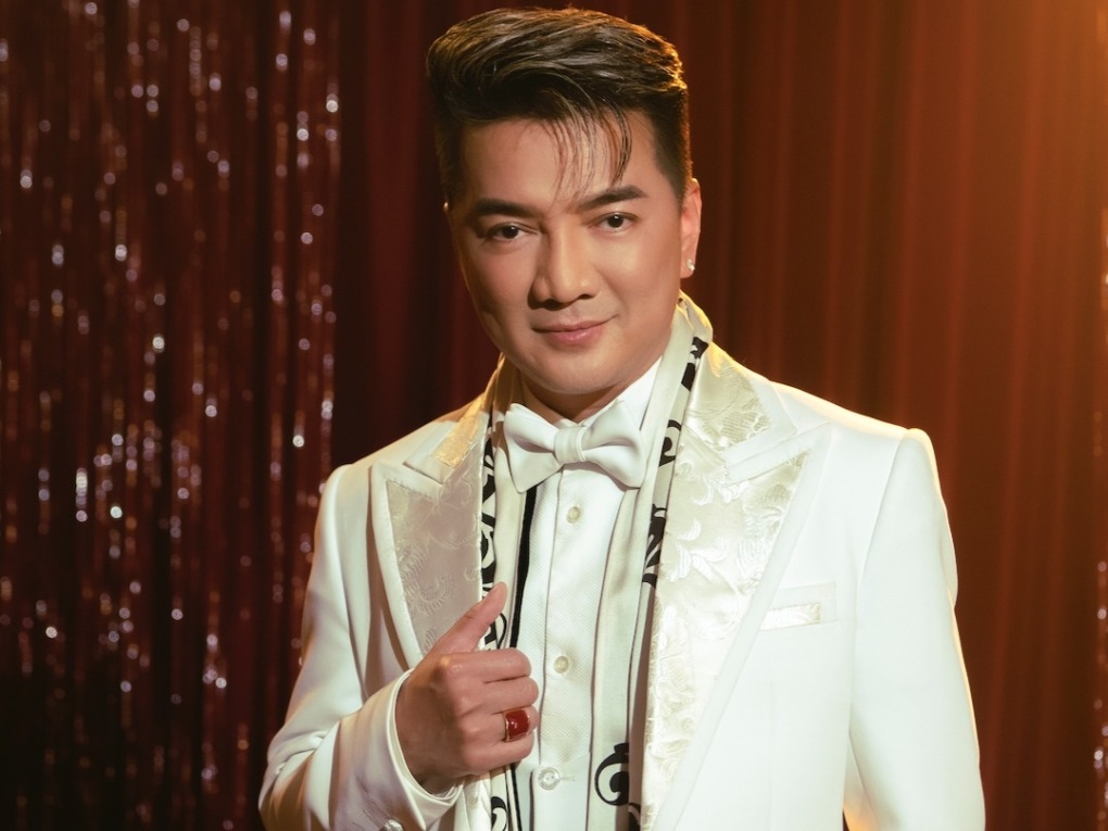 Xung quanh việc ca sĩ Đàm Vĩnh Hưng được mời đi hát tại Mỹ ngày 27/11 dù đang trong thời hạn bị cấm biểu diễn 9 tháng, Sở Văn hóa - Thể thao TP HCM cho biết chưa có quy định xử lý đối với người biểu diễn trong thời gian bị cơ quan nhà nước có thẩm quyền đình chỉ hoạt động biểu diễn.