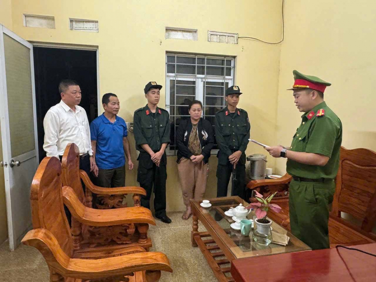 Cơ quan Công an thi hành lệnh tạm giữ đối với Đỗ Thị Vân