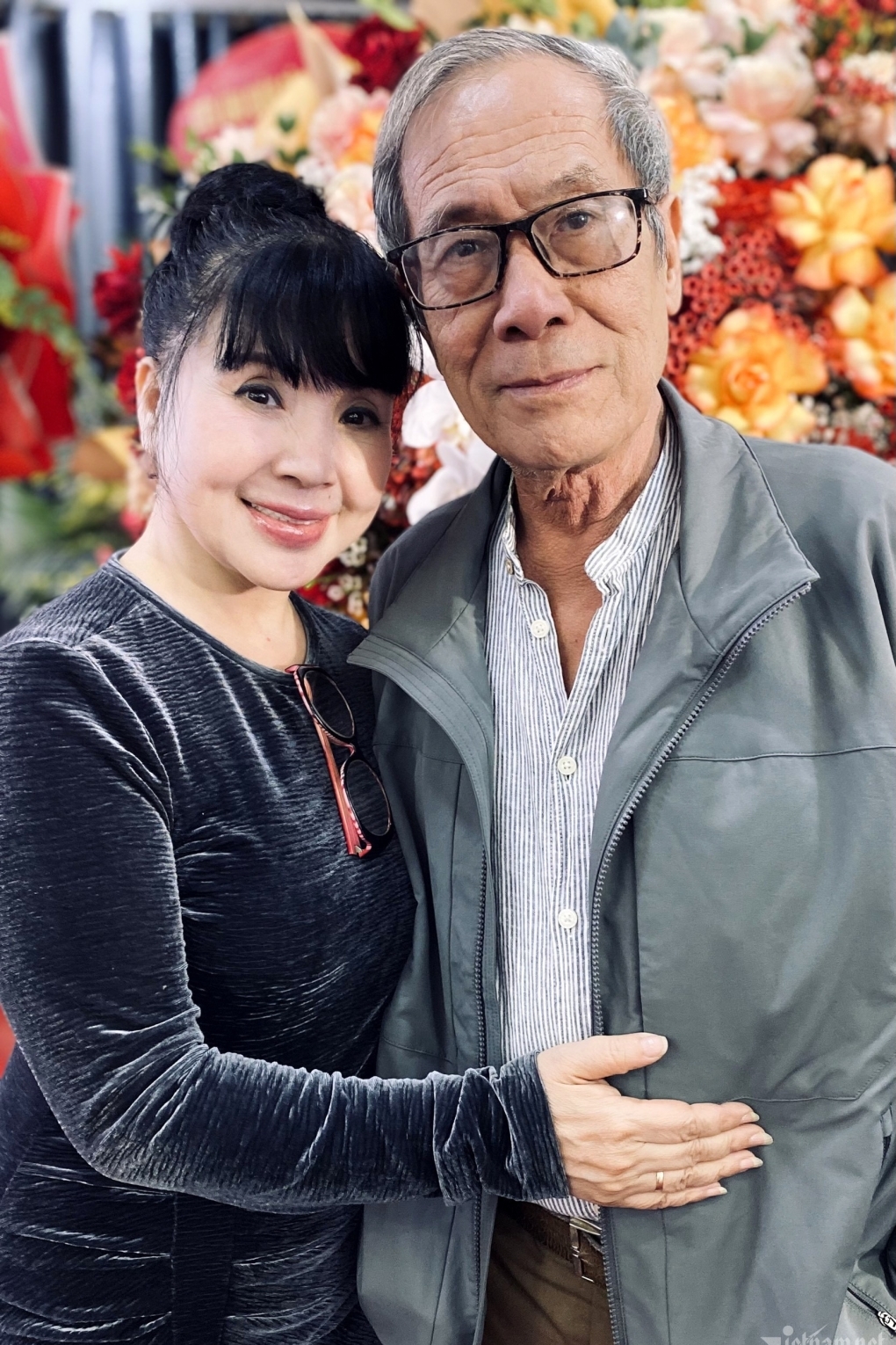 Hai năm nay, NSND Lan Hương tận hưởng niềm vui hưu trí bằng những chuyến du lịch bên chồng, trong từng công việc thu vén nhà cửa mà mấy chục năm qua, chị đều phải nhờ tới người giúp việc.