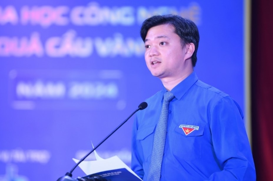 Bí thư Ban chấp hành Trung ương Đoàn Nguyễn Minh Triết tại lễ trao giải