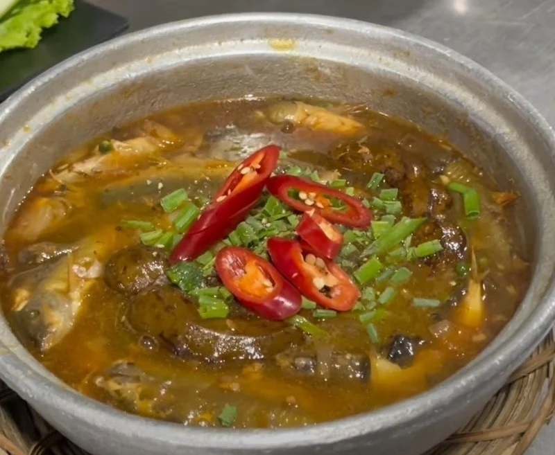 Cá heo kho lạt luôn nhiều nước. (Ảnh: Đ.M.X)