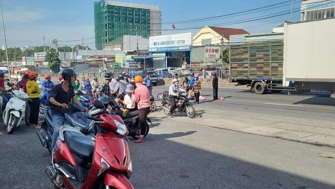 Hiện trường vụ tai nạn tại cầu Sập, TP Biên Hòa (Ảnh: CTV)