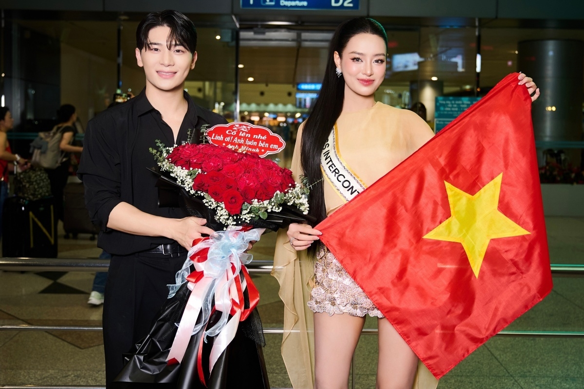MC Cheon Minuk - bạn trai á hậu Bùi Khánh Linh - bịn rịn khi tiễn cô sang Ai Cập thi Miss Intercontinental 2024.