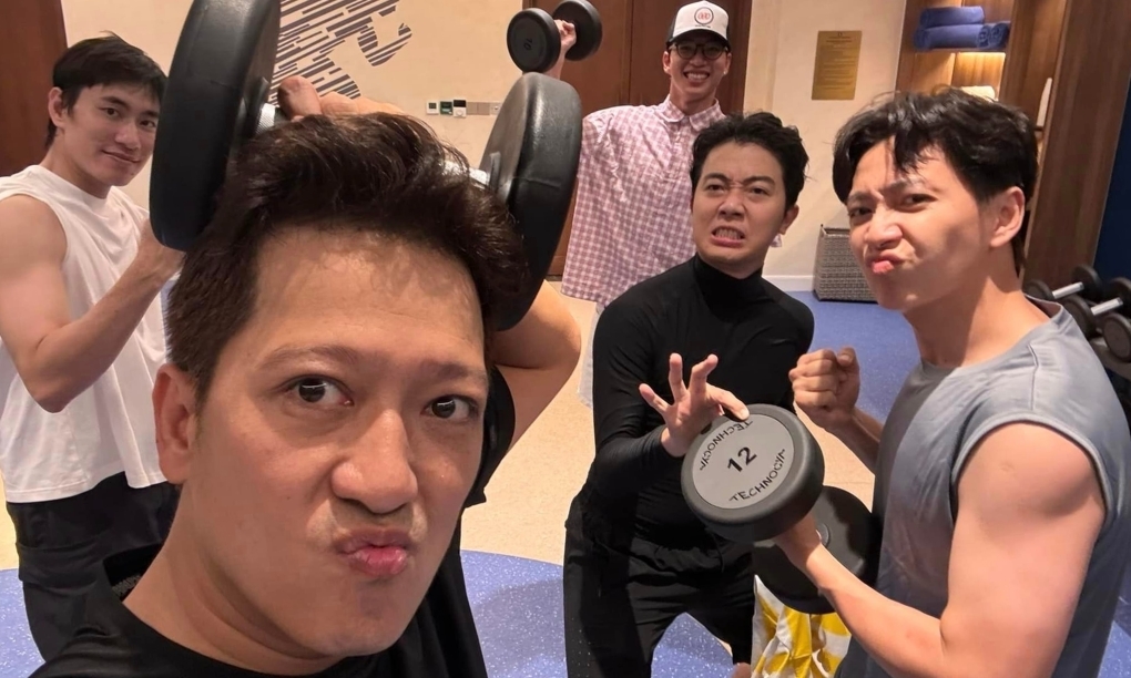 Nhã Phương chia sẻ hình ảnh ông xã Trường Giang tập gym cùng Kiều Minh Tuấn, Ngô Kiến Huy, Cris Phan và HIEUTHUHAI. (Nguồn: FBNV)
