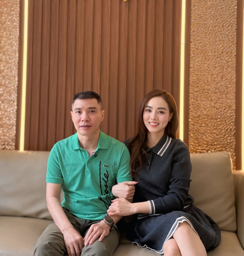 Sao Việt 13/11: Người đẹp Ngọc Hà, bà xã kém 15 tuổi của NSND Công Lý, phủ nhận mang thai và cho biết khao khát làm mẹ từ lâu nhưng hiện chỉ có thể dành ưu tiên cho việc chữa bệnh của chồng.