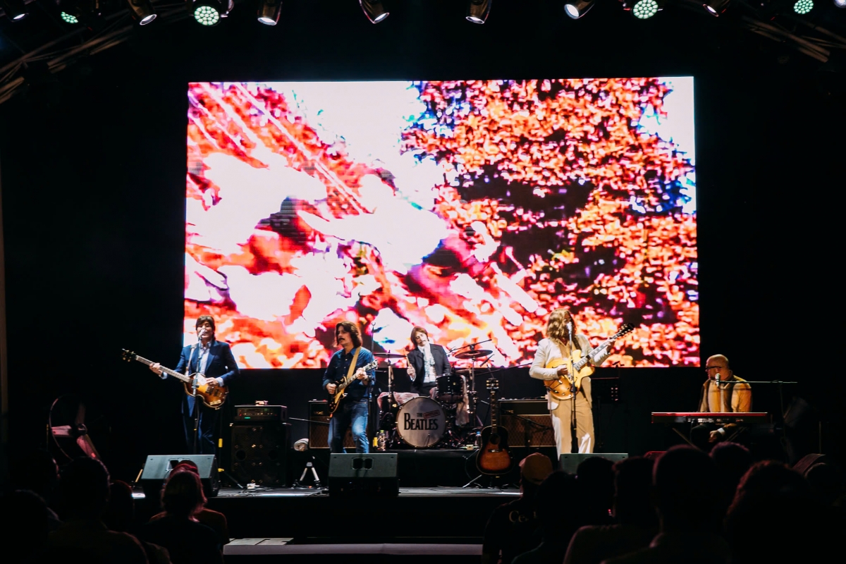 Tối 31/10, đêm diễn đầu tiên của ban nhạc The Bootleg Beatles diễn ra tại Lalaland Hồ Con Rùa (TP.HCM). Đêm nhạc thu hút hơn 1.000 khán giả yêu mến ban nhạc huyền thoại The Beatles tham dự, vượt sự kỳ vọng của ban tổ chức cho lần tổ chức này.