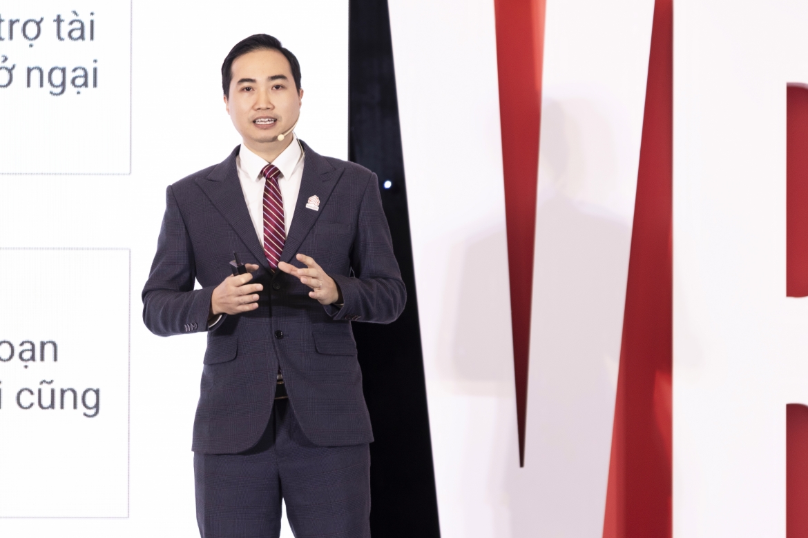 Ông Đinh Minh Tuấn - Giám đốc khu vực miền Nam của nền tảng công nghệ Batdongsan.com.vn phát biểu.