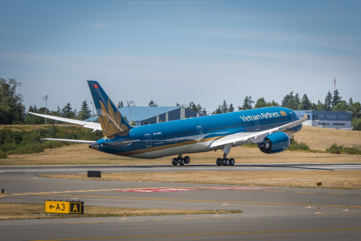 Vietnam Airlines vừa chính thức tiếp nhận thêm tàu bay Airbus A320neo mới chuẩn bị phục vụ Tết.