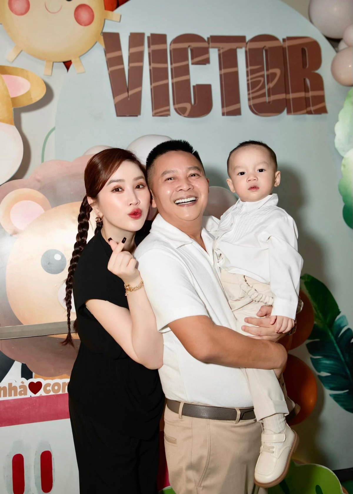 Gia đình hạnh phúc của Bảo Thy
